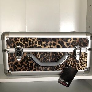 Travel makeup caddy/caboodle - leopard pattern
